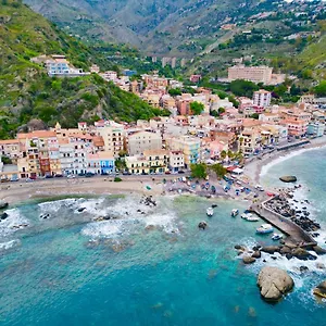 House Hostal Giardini-Naxos