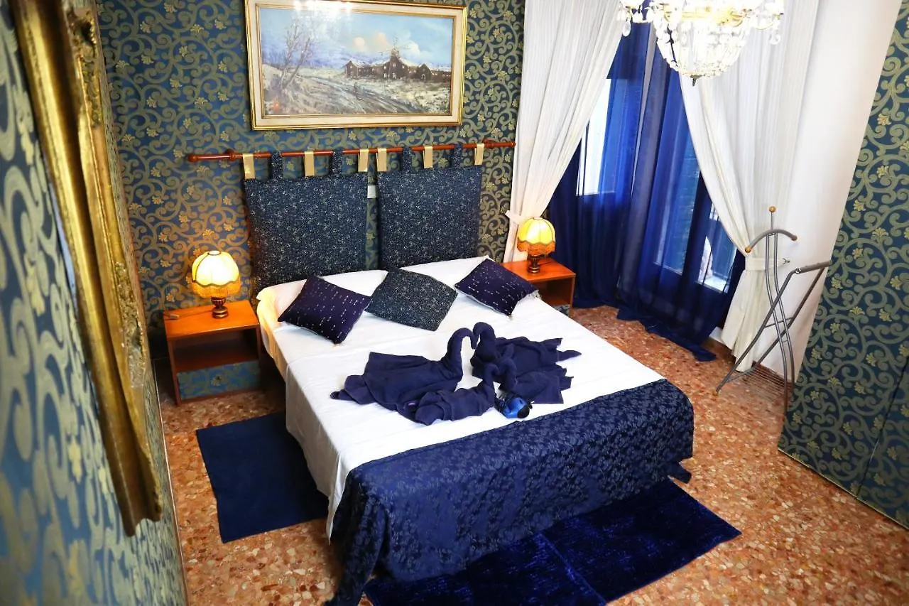 Venice Rainbow Apartment 0*,